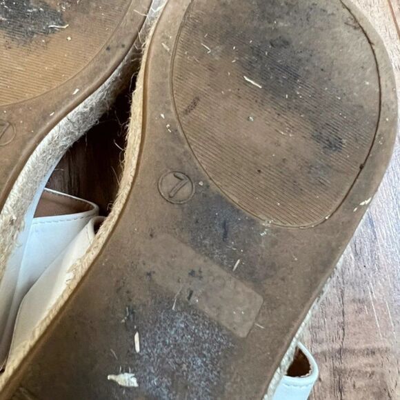 Women's size 7 white wedges - Picture 3 of 4